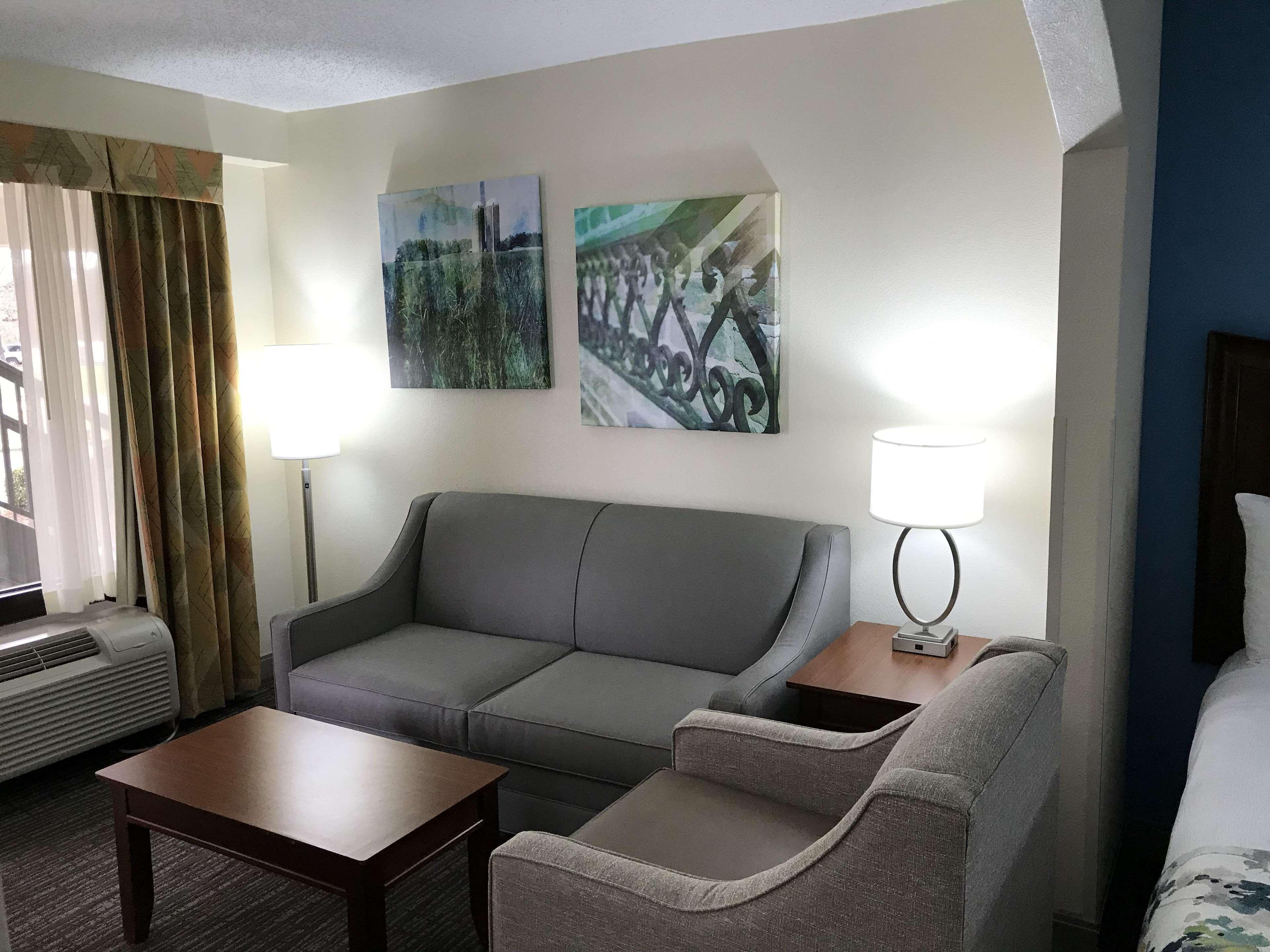 Best Western Inn & Suites Monroe Exterior photo