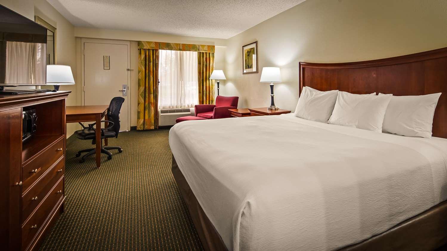 Best Western Inn & Suites Monroe Exterior photo