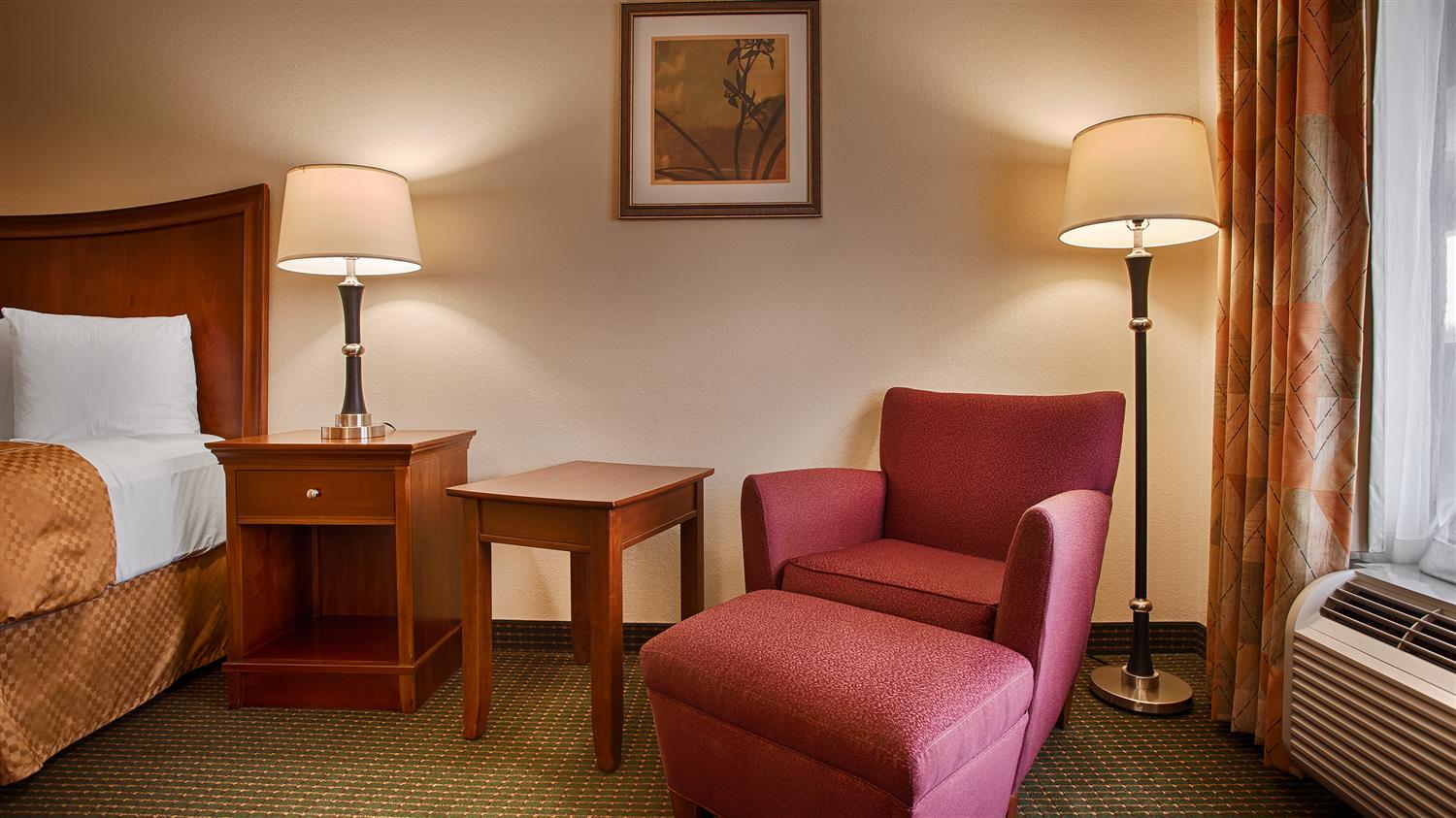 Best Western Inn & Suites Monroe Exterior photo